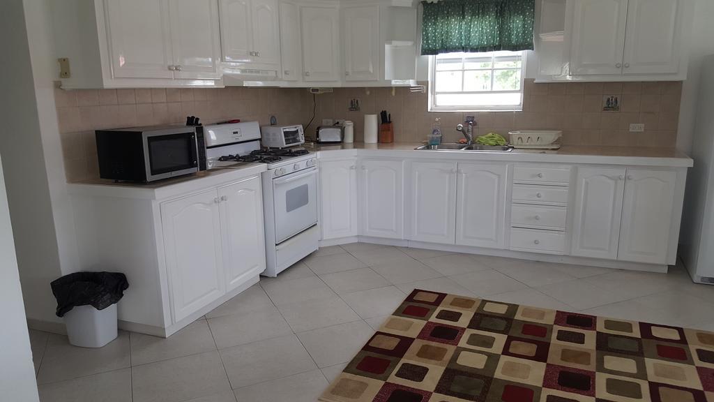 Worthing Beach Apartments Bridgetown Esterno foto
